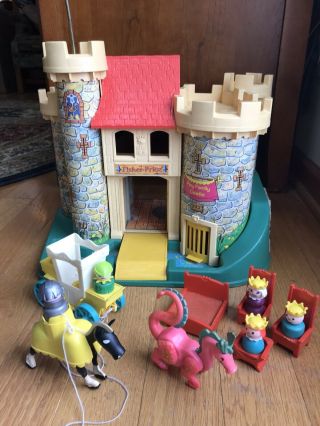Vintage Fisher Price Little People Castle 993 With Accessories