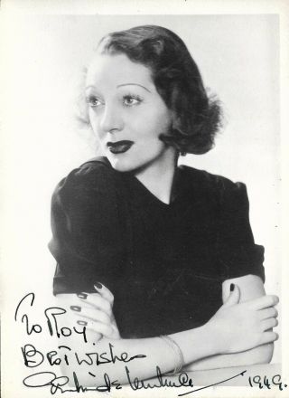 Gertrude Lawrence Hand - Signed,  1940s Vintage 7” X 5” Portrait