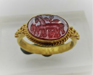 Scarce Roman Gold Ring High Carat Gold Agate Intaglio Grazing Horse