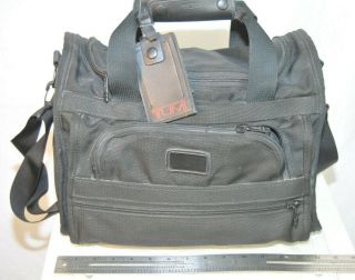 Vtg.  Tumi Ballistic Nylon Cosmetic Bag/ Over Night Bag W Shoulder Strap Black