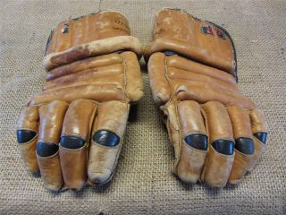 Vintage Leather Canada Hockey Gloves Antique Old Sports Equipment Sports 8833