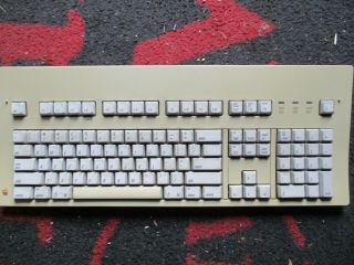 Vintage Apple M0115 Extended Macintosh Desktop Computer Keyboard As - Is