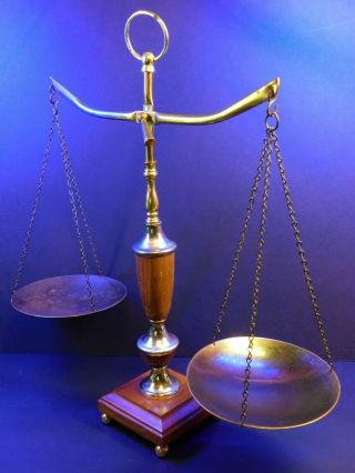 Vintage Brass and Wood Scale of Justice 4