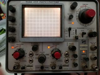 Tektronix 422 Oscilloscope,  Vintage With All Wires.  Seems T0 Work,  Un - Tho