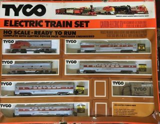 Vintage Tyco Ho Santa Fe 4015 Passenger Electric Train Complete Set.  Rare