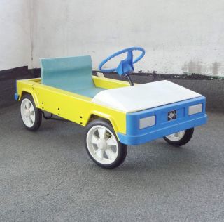 VINTAGE 1970 RUSSIAN PEDAL CAR YELLOW RESTORED CAR VERY RARE 12