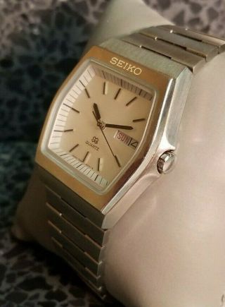 Vintage 1980 Seiko 7559 - 5010 Men ' s SQ Day/Date Wristwatch & Band - Ex 8