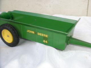 Vintage Ertl No.  534 John Deere Big Wheels & Tires Spreader 1/16 scale 6