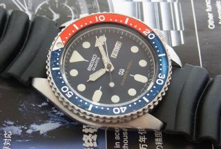 & Rare Vintage Seiko Quartz Diver 150m 7548 - 700f Quartz Japan 42 Mm.  Watch