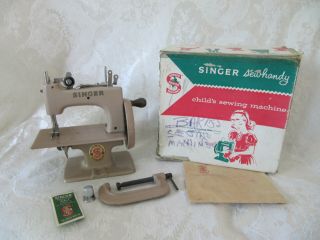 Vintage Singer Sewhandy Model 20 Sewing Machine w/Box 2