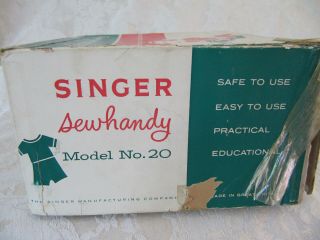 Vintage Singer Sewhandy Model 20 Sewing Machine w/Box 6