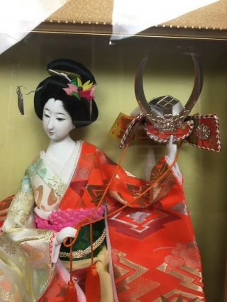 Vtg Japan Geisha Girl Doll Wall Hanging Art 3d Shadow Box Kimono Samurai Helmet