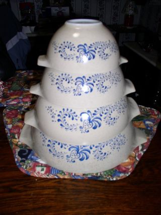 Vintage Pyrex Cinderella Nesting 4pc Mixing Bowl Set - Homestead Pattern