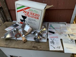 Vintage Garden Way Squeezo Food Mill Strainer Juicer W/box,