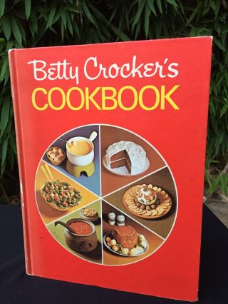 The 1969 Betty Crocker (first Printing) “pie Cover” Hardcover Cookbook Vintage