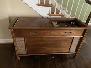 Vintage Magnavox Stereo Console Record Player And Am/fm Radio System Mid Century