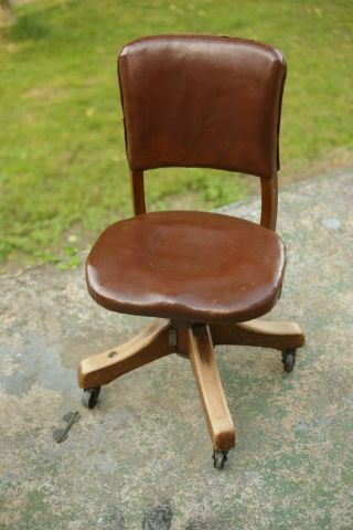 Antique Vintage Leather & Hardwood Swivel Bankers Lawyer Doctor Office Chair