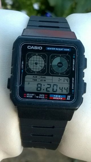 Casio AE - 21W Twin Graph Vintage LCD Digital Watch - Much sought after 2