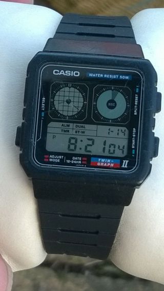 Casio AE - 21W Twin Graph Vintage LCD Digital Watch - Much sought after 3