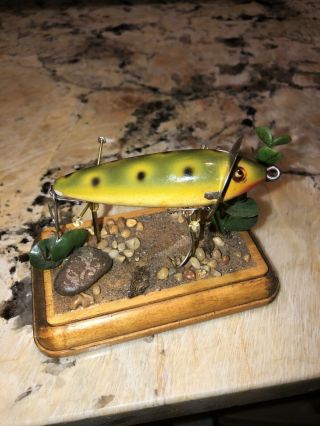 Vintage Heddon 210 surface Minnow Frog Spot Glass Eyes Fishing Lure Bass Bait 6
