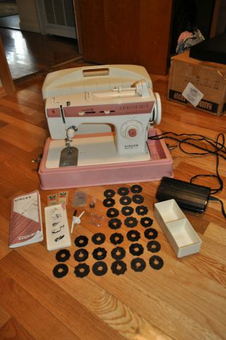 Vintage Singer Merritt Model 2404 Portable Sewing Machine 30 Fashion Disks Cams