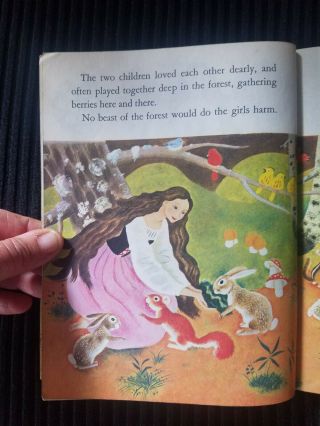Vintage Little Golden Book Snow White and RoseRed 228 1955 1st ed. 6