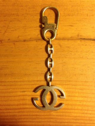 Vintage Gucci Italy Logo Key Chain Ring 6