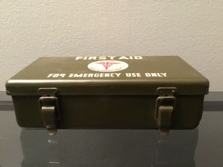 Vintage Military Wwii Ww2 U.  S.  Army Medical Department First Aid Field Kit Box