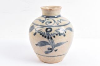 China Ming Dynasty 1368 - 1644 Blue And White Glazed Pottery Vase Jar V03
