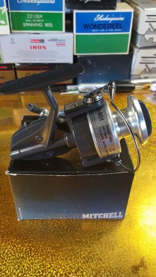 Vintage Mitchell 900 Spinning Reel In Factory Box 1978 Made in France 2