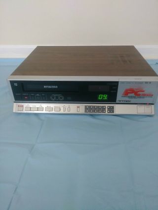 Vintage Sanyo Betacord Video Cassette Recorder B11 / 111 Model No.  Vcr4750