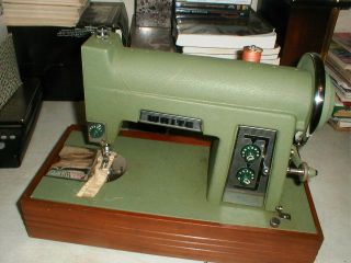 Vintage WHITE Rotary Sewing Machine GREEN Series E - 6354 w/ Accessories in Case 4