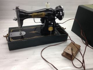 Vintage Home Electric Deluxe Precision Sewing Machine W/ Hard Case Portable