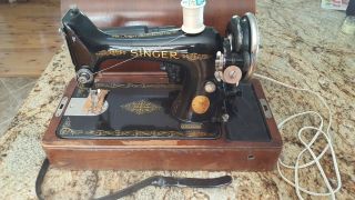 Vintage Singer Model 99 Sewing Machine 1937 Bentwood Case Knee Lever Great