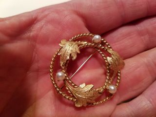 Vintage 14k Gold Circle Brooch Pearl Leaf Design 9 Grams