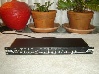 Bbe Sound 381,  Guitar Preamp,  2 Channels With Equalizers,  Vintage Rack