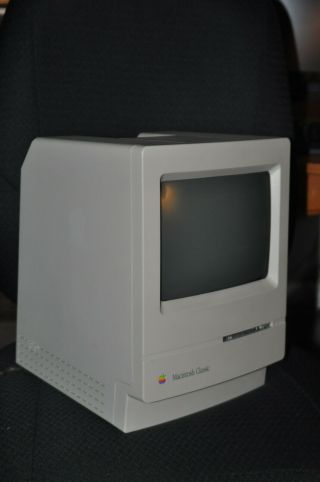 vintage Apple Macintosh Classic Computer M1420 - 2
