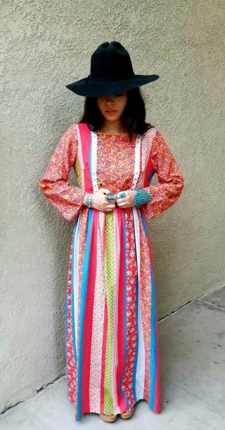 Vintage 70s Hippie Boho Prairie Patchwork Print Maxi Caftan Dress