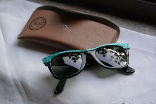 Vintage Ray - Ban Wayfarer Sunglasses Frames Brush & Lomb Black & Green Usa