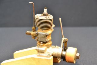Vintage 1940s Dennymite Airstream Model Airplane Engine Control Line Tether Car