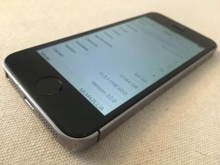 APPLE iPhone SE 64GB Jailbroken Space Gray RARE 2
