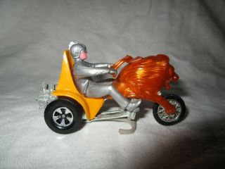 Vintage Hot Wheel Rrrumbler Motorcycle Centurion Orange With Rider