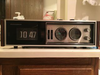 Vintage Panasonic Rc - 7469 Am Fm Flip Snooze Alarm Clock Radio