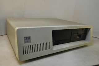 Vintage Ibm 5160 Personal Desktop Computer Xt - Powers On -