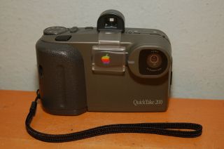 Apple Quicktake 200 Digital Camera Rare Vintage Apple Camera M5709