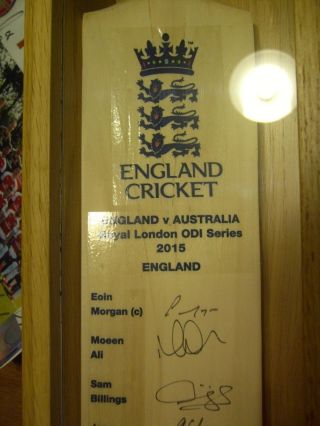 England Cricket Team 2015 Rare Hand Signed Bat Royal London Odi V.  Australia