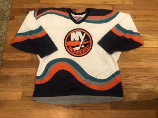 Vintage Ccm Nhl York Islanders Wave White Hockey Jersey Men/adult Large