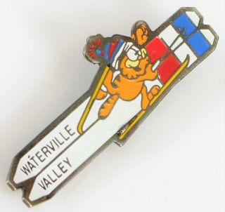 Vtg Garfield Gold Tone Ski Pin Brooch Skiing Jim Davis Waterville Valley Nh