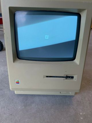 Vintage Apple Macintosh M0001a All - In - One Computer 68000.  And Boots