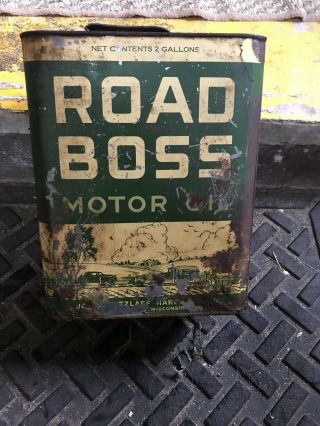 Road Boss Vintage Barn Fresh Green White Hardware Milwaukee Motor Oil 2 Gallon